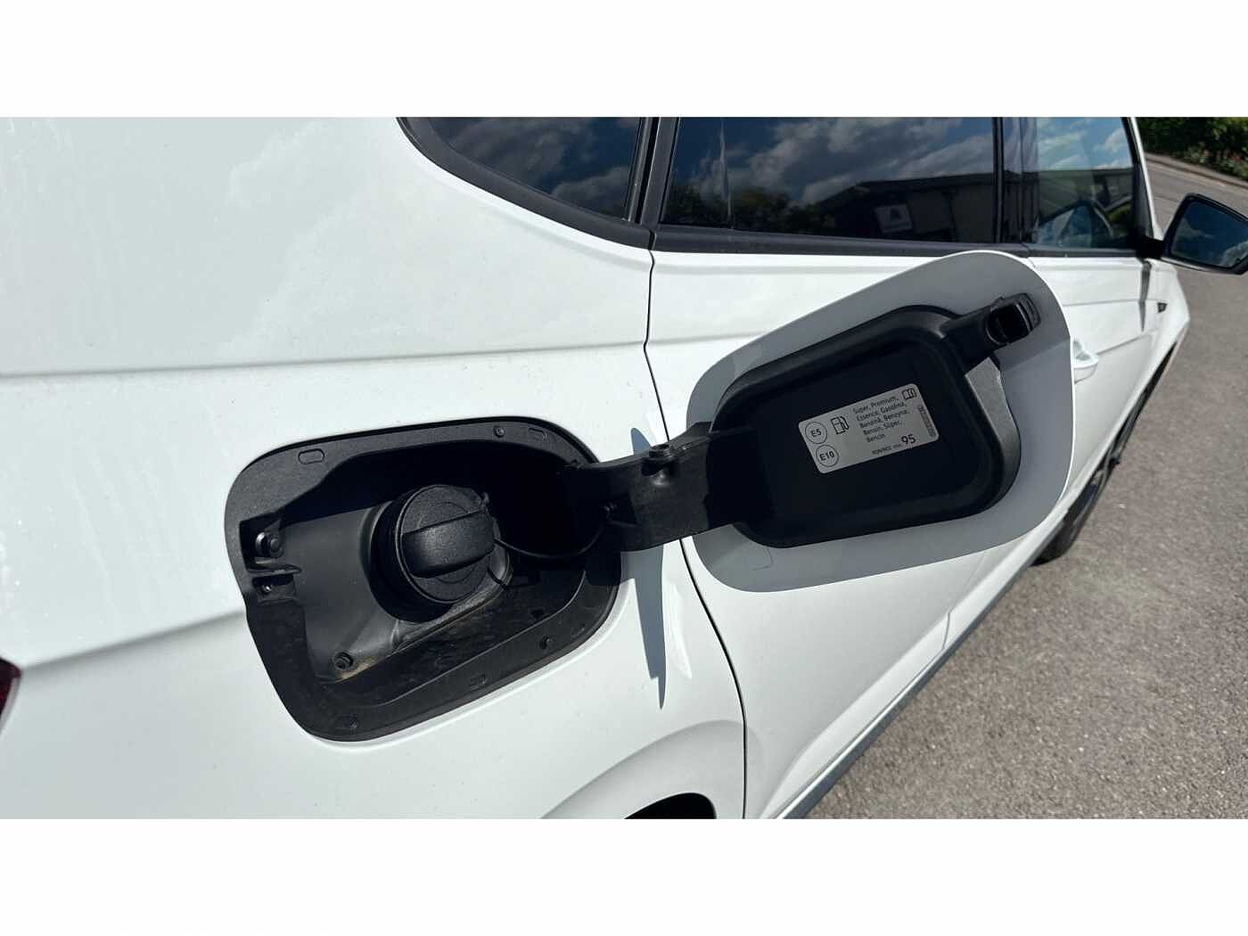 Volkswagen Polo 1.0 TSI (115ps) Black Edition DSG