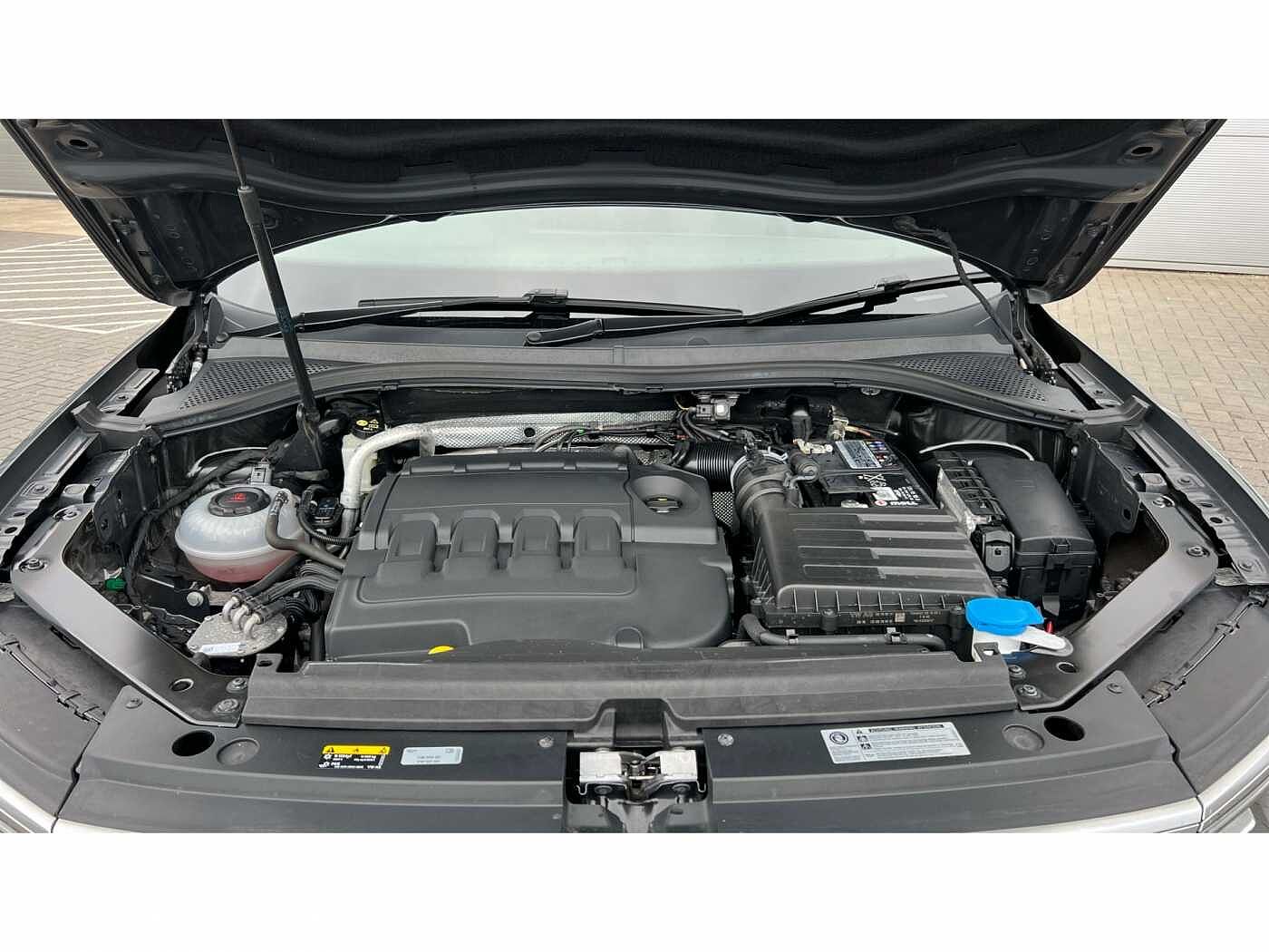 Volkswagen Tiguan 2.0 TDi 150 4Motion R-Line Tech 5dr DSG