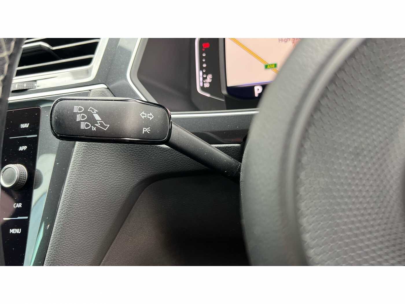 Volkswagen Tiguan 2.0 TDi 150 4Motion R-Line Tech 5dr DSG