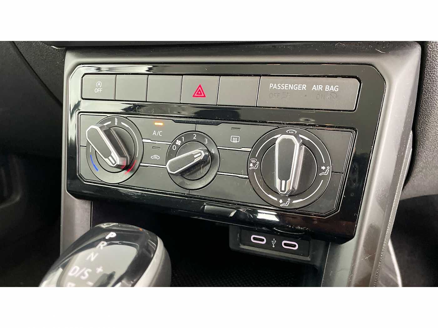 Volkswagen T-Cross 1.0 TSI (110ps) SE DSG Hatchback