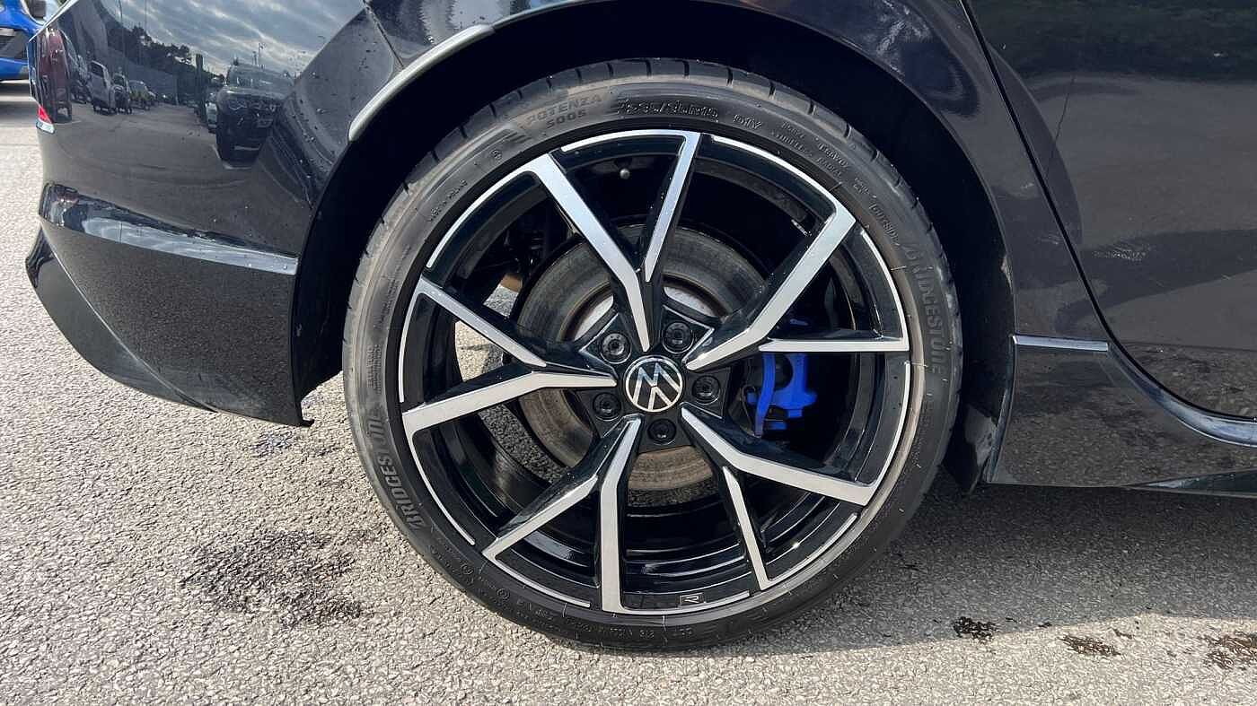 Volkswagen Golf R MK8 2.0 TSI 4Motion 320PS DSG 5 Dr