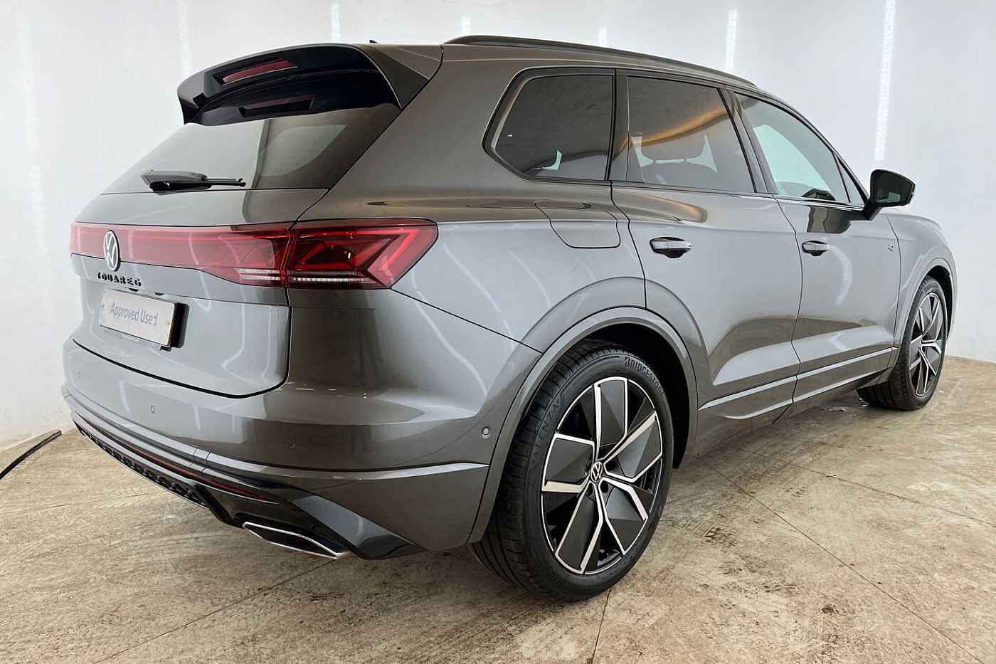 Volkswagen Touareg 3.0 TDI V6 Black Edition Tiptronic 4Motion Euro 6 (s/s) 5dr