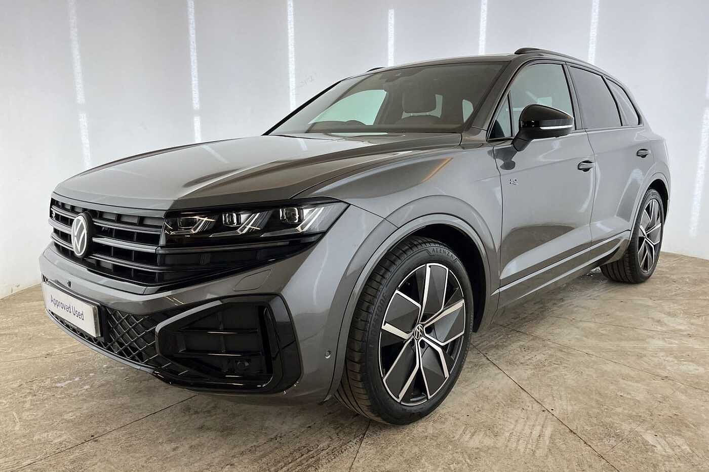 Volkswagen Touareg 3.0 TDI V6 Black Edition Tiptronic 4Motion Euro 6 (s/s) 5dr