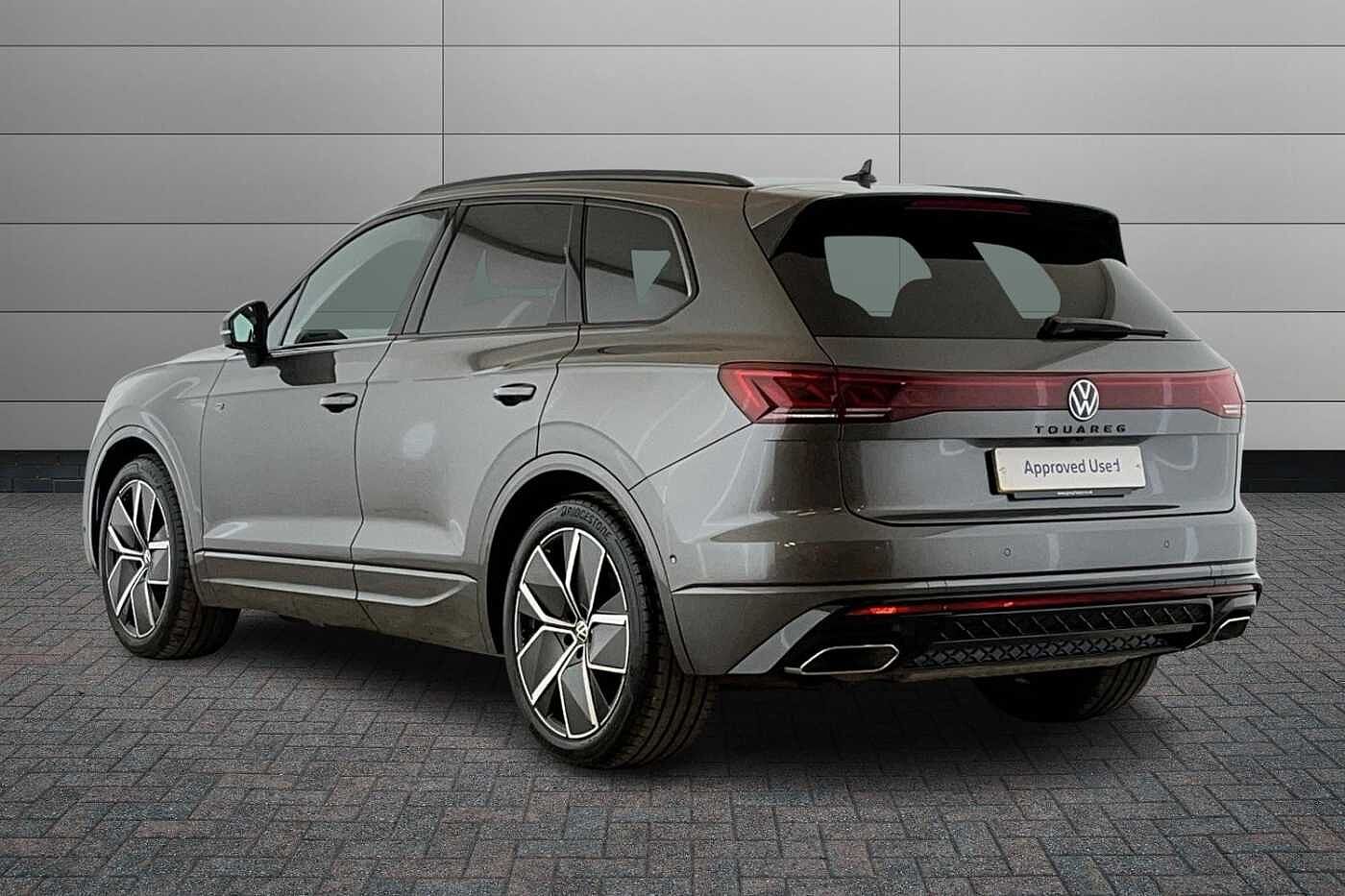 Volkswagen Touareg 3.0 TDI V6 Black Edition Tiptronic 4Motion Euro 6 (s/s) 5dr