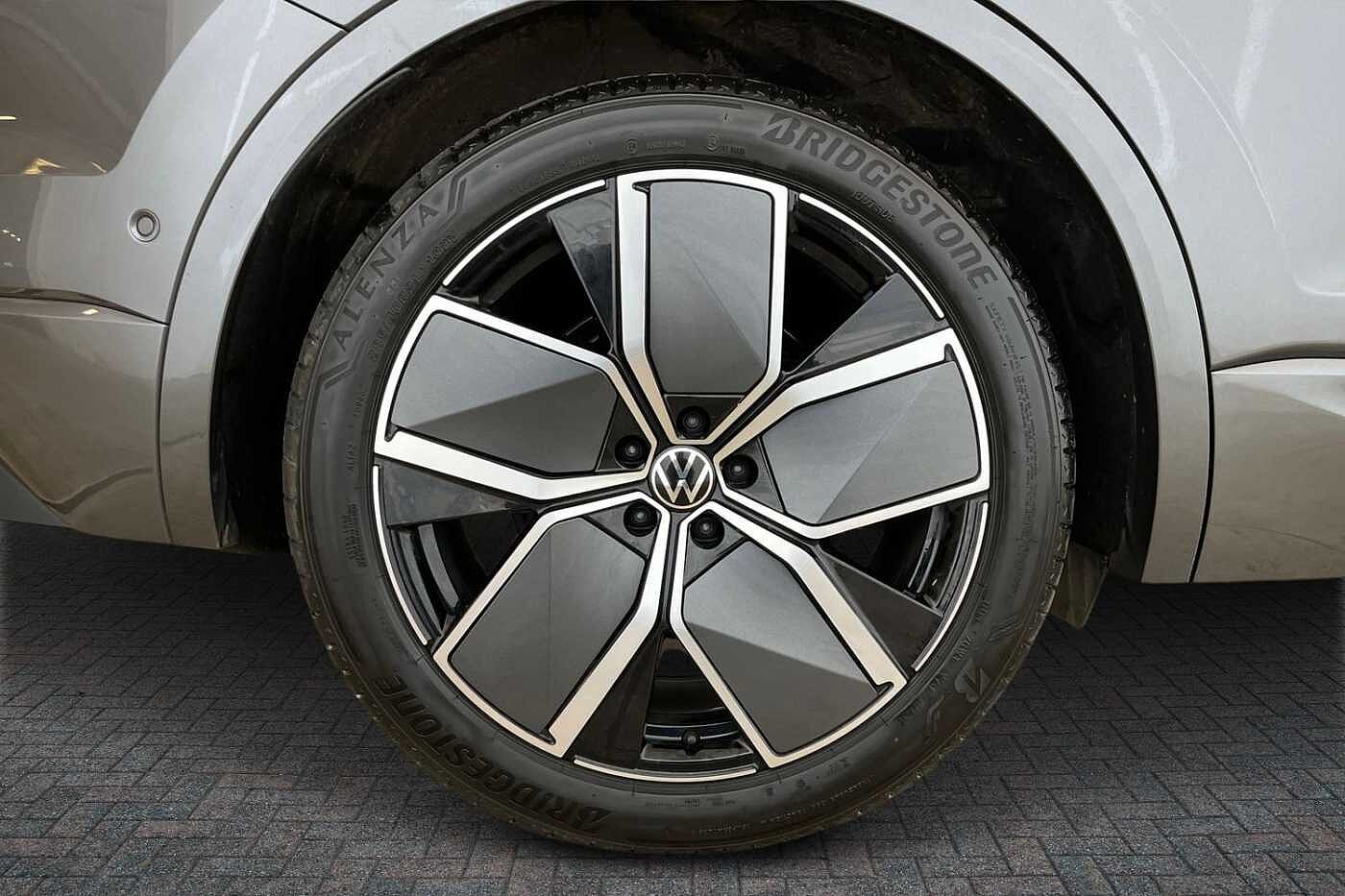 Volkswagen Touareg 3.0 TDI V6 Black Edition Tiptronic 4Motion Euro 6 (s/s) 5dr