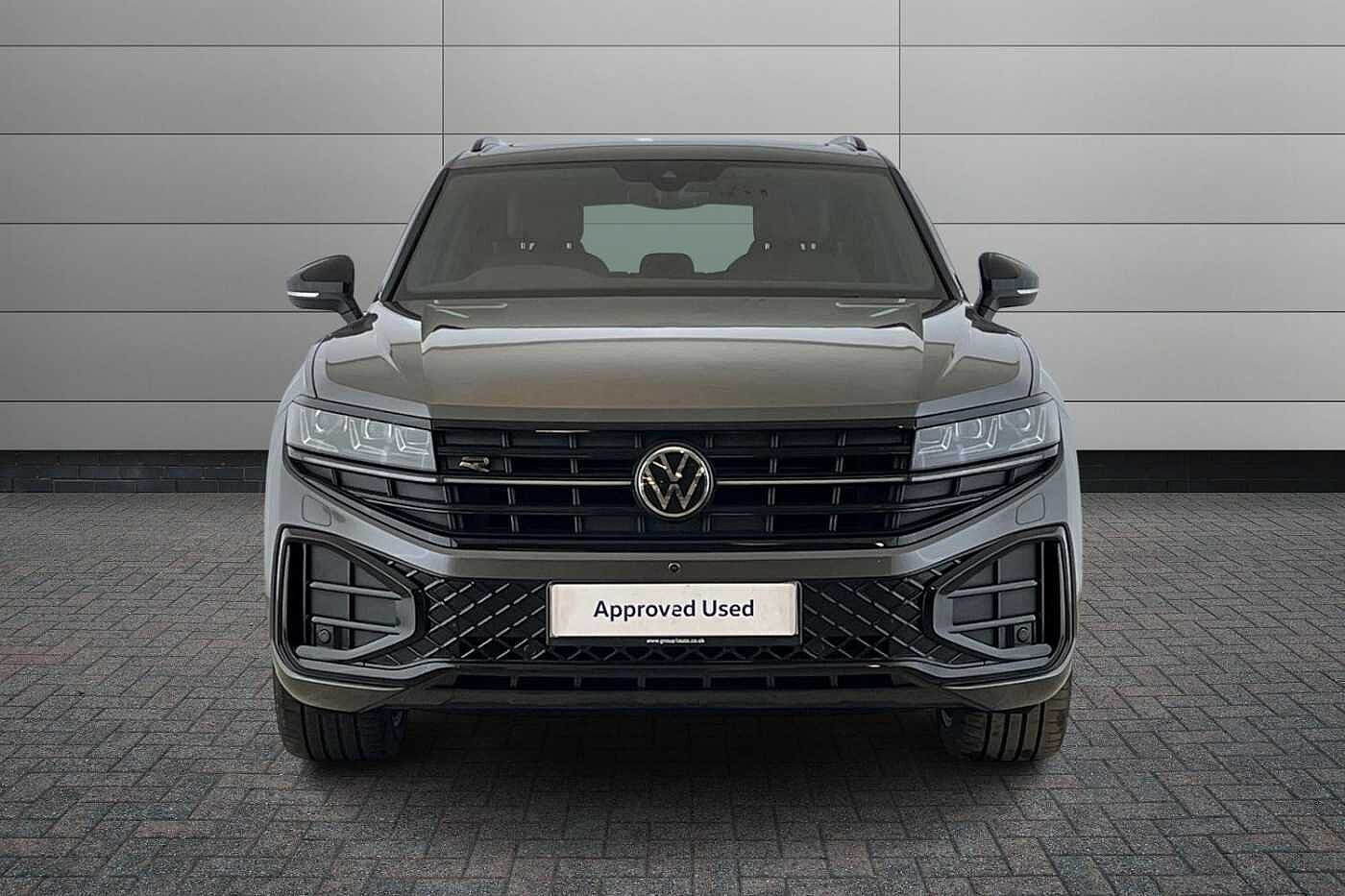 Volkswagen Touareg 3.0 TDI V6 Black Edition Tiptronic 4Motion Euro 6 (s/s) 5dr