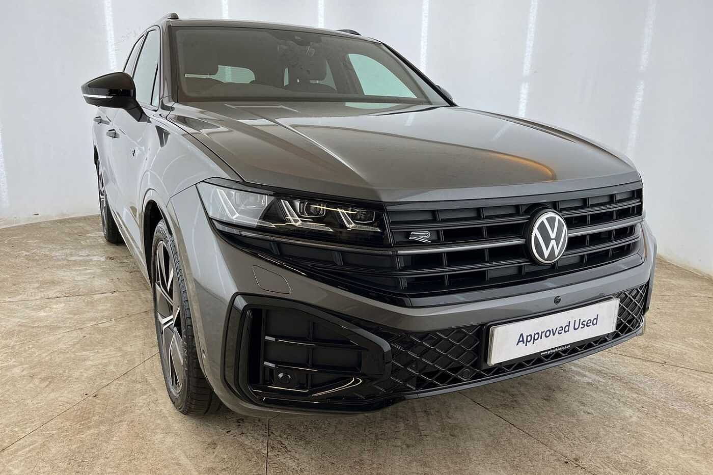 Volkswagen Touareg 3.0 TDI V6 Black Edition Tiptronic 4Motion Euro 6 (s/s) 5dr