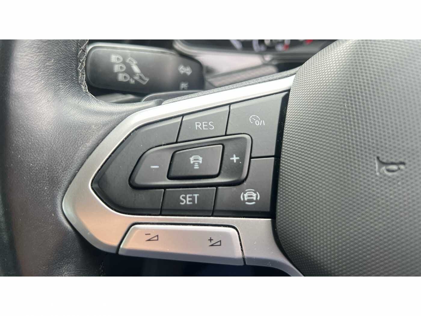 Volkswagen T-Cross 1.0 TSI (110ps) SE DSG Hatchback
