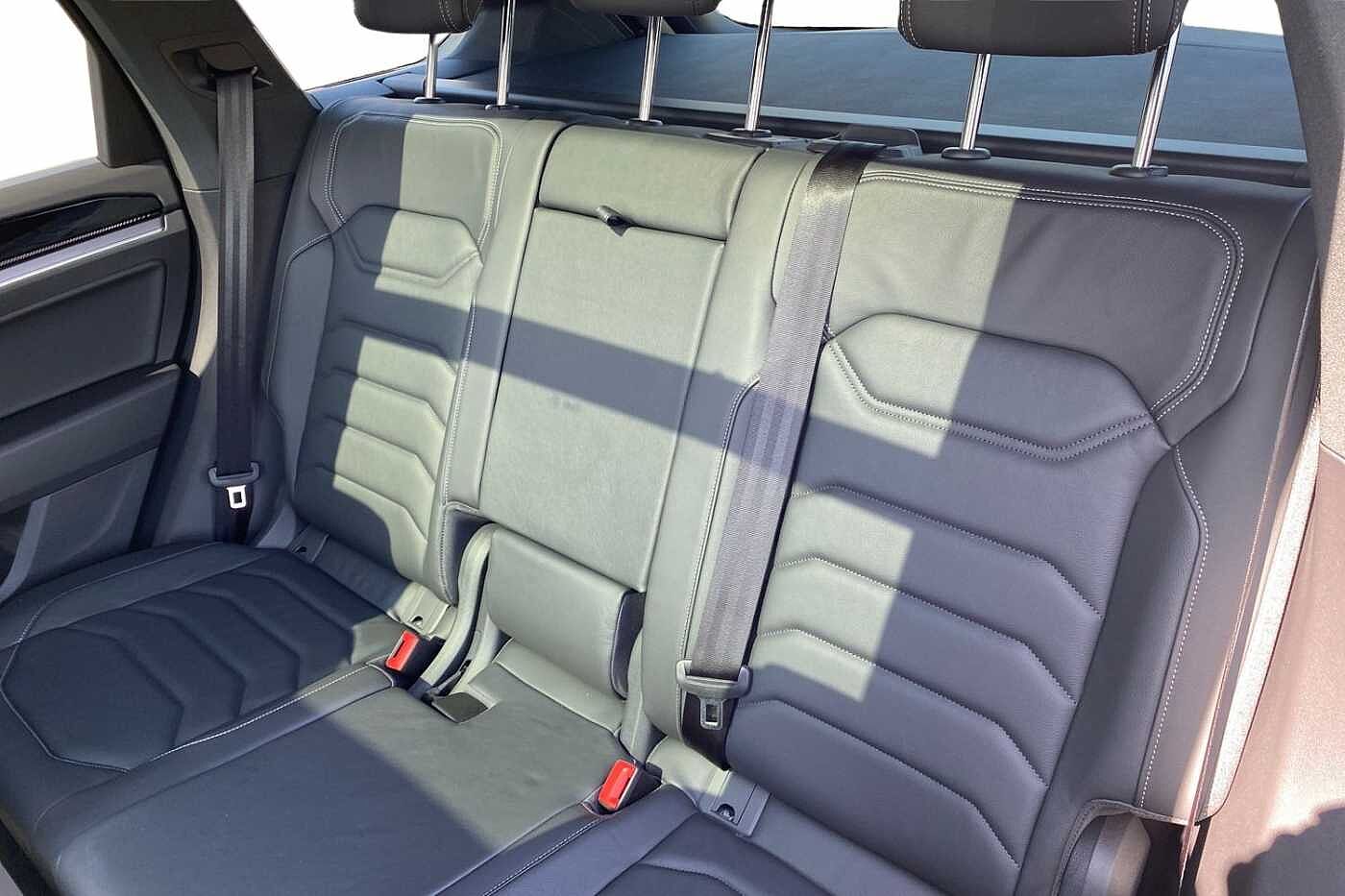 Volkswagen Touareg 3.0TDI (286ps) Black Edition 4Motion 5dr