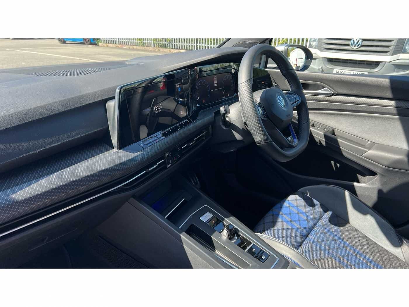 Volkswagen Golf R MK8 2.0 TSI 4Motion 320PS DSG 5 Dr