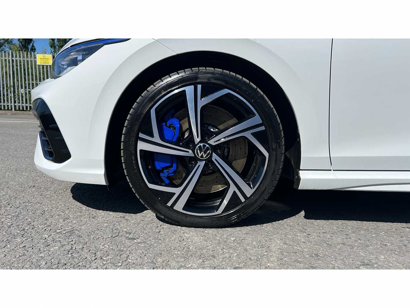 Volkswagen Golf R MK8 2.0 TSI 4Motion 320PS DSG 5 Dr
