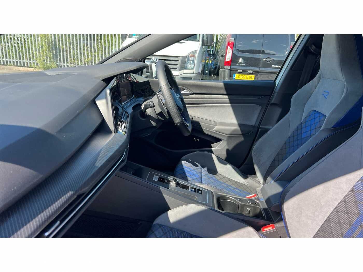 Volkswagen Golf R MK8 2.0 TSI 4Motion 320PS DSG 5 Dr