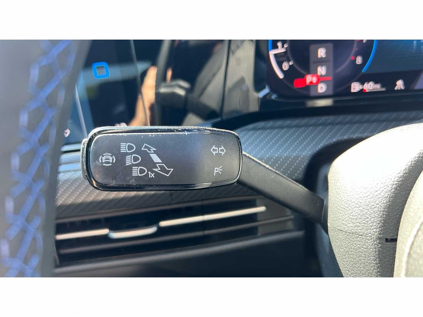 Volkswagen Golf R MK8 2.0 TSI 4Motion 320PS DSG 5 Dr