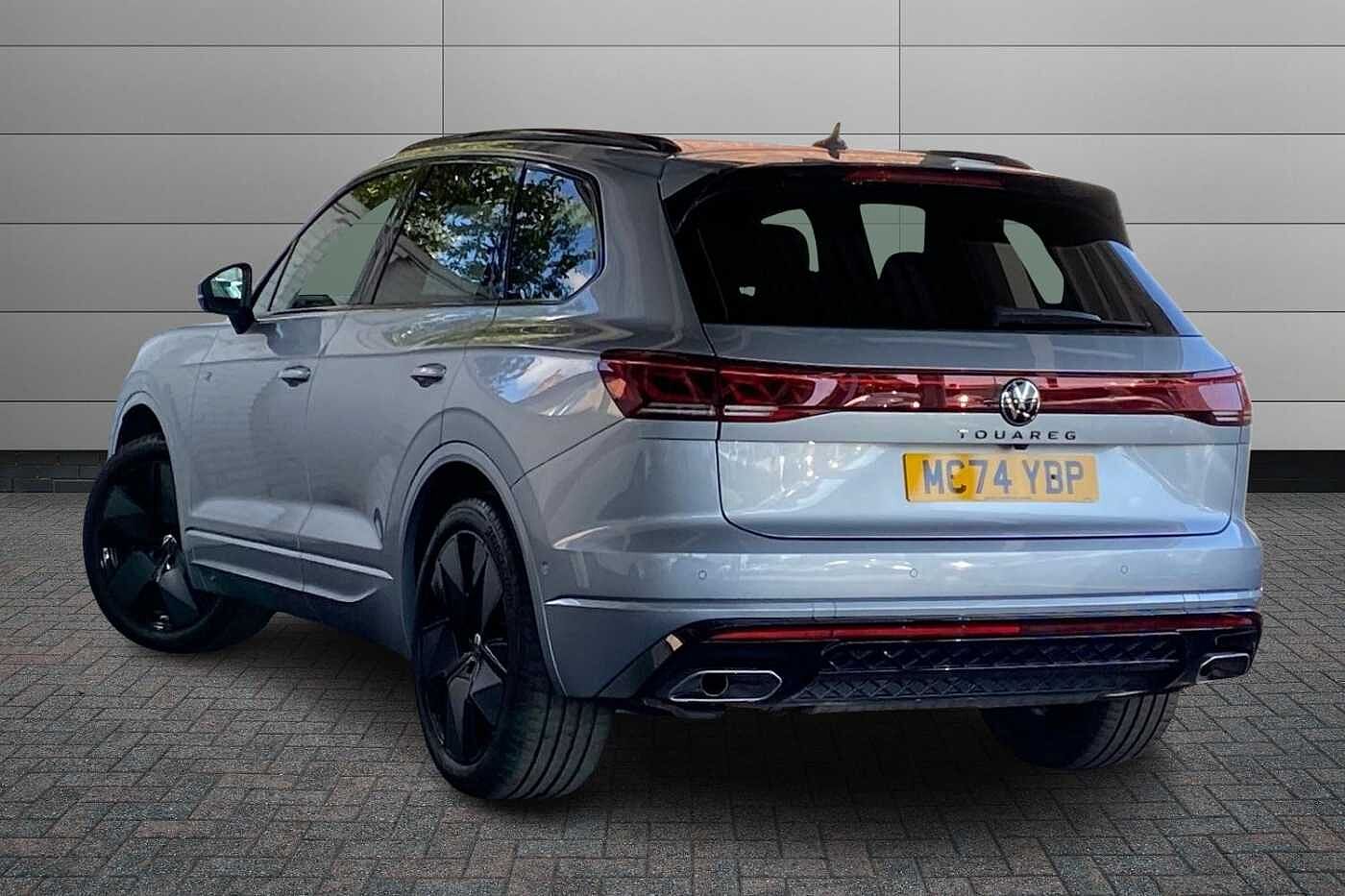 Volkswagen Touareg 3.0TDI (286ps) Black Edition 4Motion 5dr