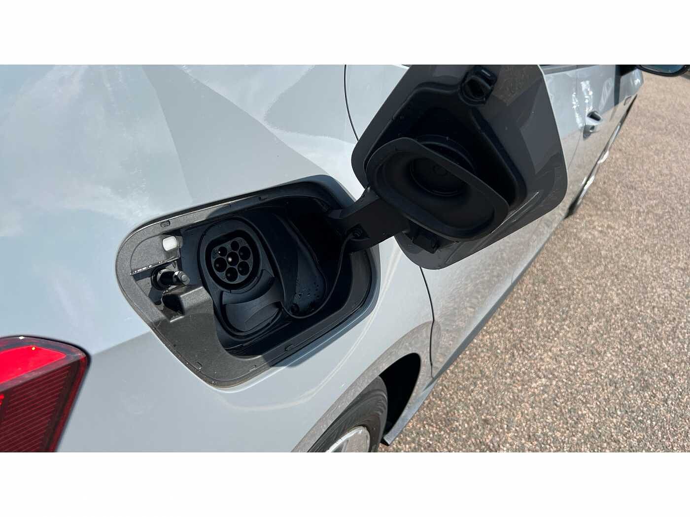 Volkswagen ID.3 Family 58kWh Pro Performance 204PS Automatic