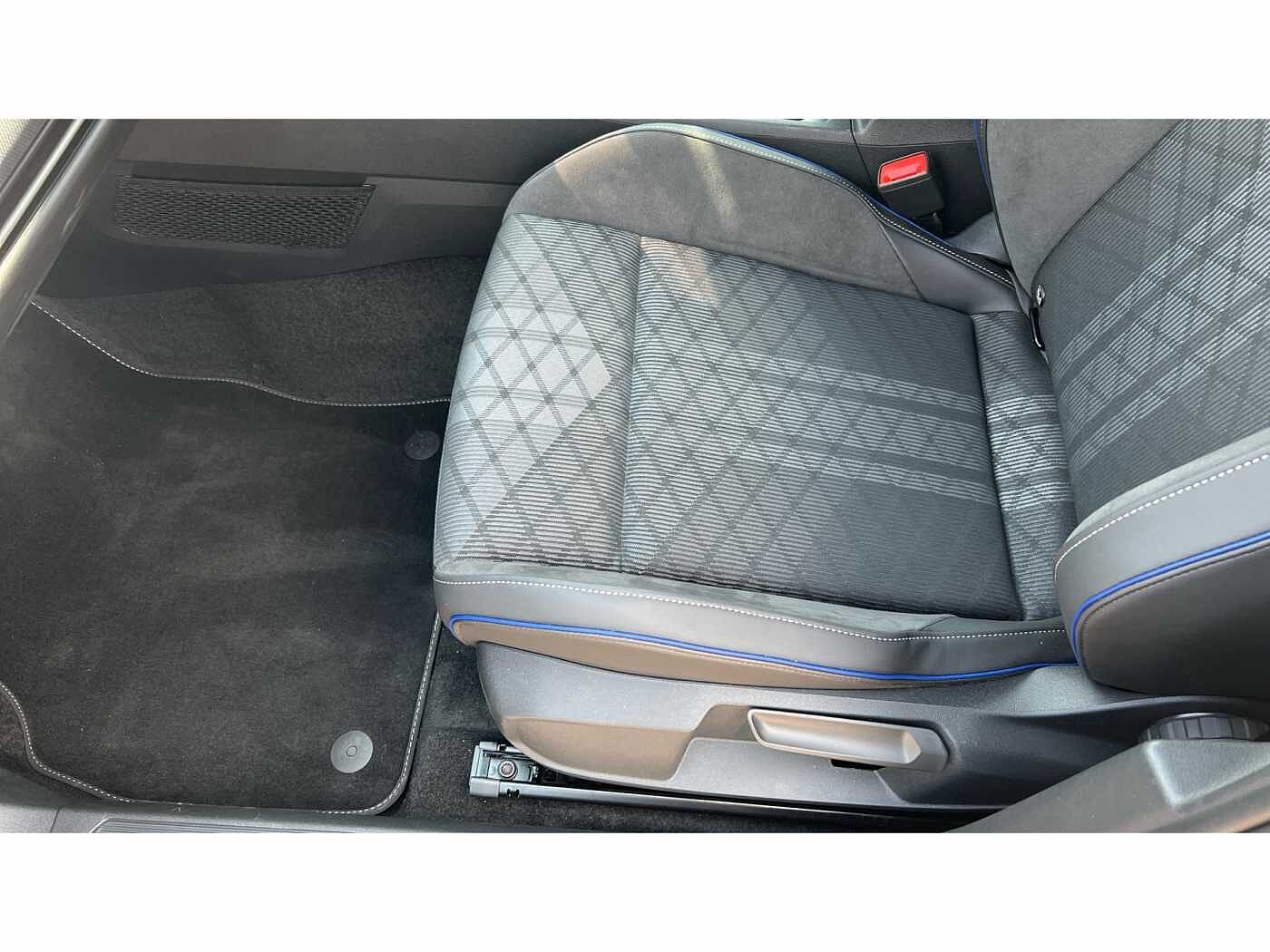 Volkswagen Golf 1.5 TSI 150 R-Line 5dr
